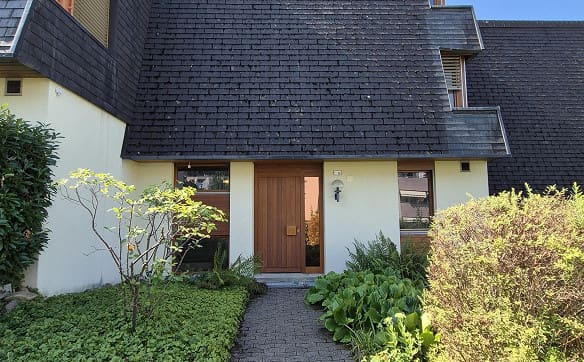 Immobilie in Ebnat-kappel - Mittel-Reiheneinfamilienhaus mit Wintergarten und separater Garage - Bild 0