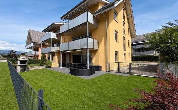 Immobilie in Kappelen - MODERN MIT GROSSEM GARTEN UND SITZPLATZ - Bild 0