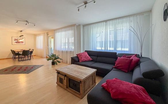 Immobilie in Oeschgen - Charmante 3.5-Zimmer-Wohnung mit grosszügigen Nebenflächen - Bild 1