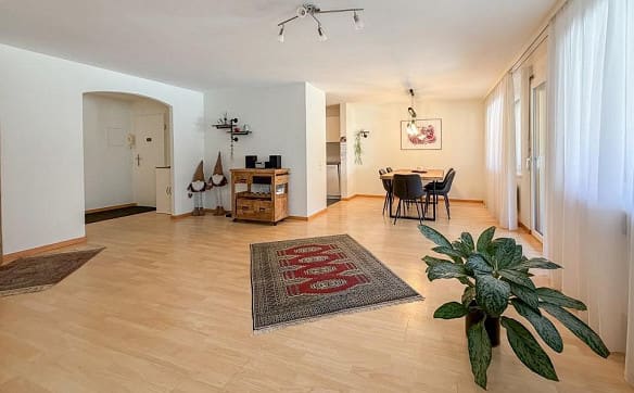 Immobilie in Oeschgen - Charmante 3.5-Zimmer-Wohnung mit grosszügigen Nebenflächen - Bild 3