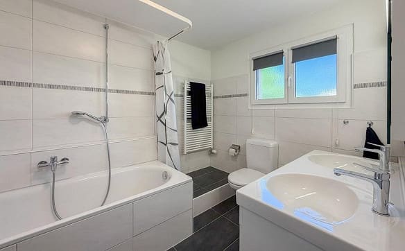 Immobilie in Oeschgen - Charmante 3.5-Zimmer-Wohnung mit grosszügigen Nebenflächen - Bild 5