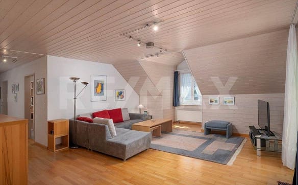 Immobilie in Gossau Zh - Mitten im Zentrum! Gepflegte Dach-Maisonette-Wohnung - Bild 4
