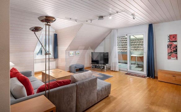 Immobilie in Gossau Zh - Mitten im Zentrum! Gepflegte Dach-Maisonette-Wohnung - Bild 5