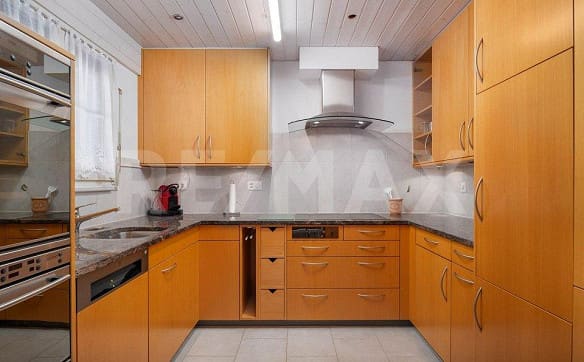 Immobilie in Gossau Zh - Mitten im Zentrum! Gepflegte Dach-Maisonette-Wohnung - Bild 7