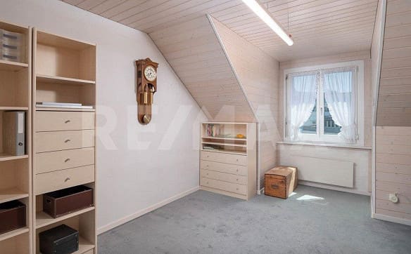 Immobilie in Gossau Zh - Mitten im Zentrum! Gepflegte Dach-Maisonette-Wohnung - Bild 8