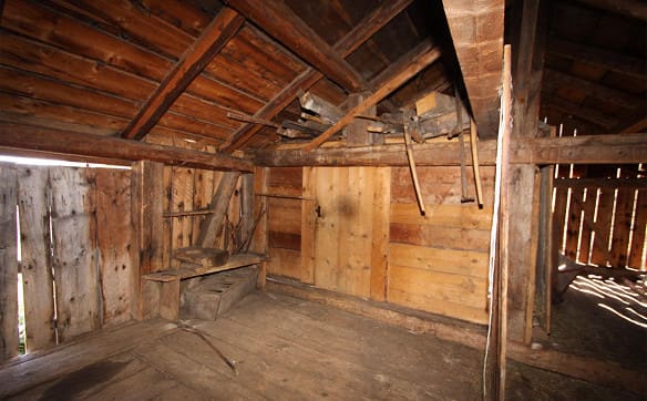 Immobilie in Rueras - Maiensäss-Hütte mit Anbau "Mises Tschamut" - Bild 4
