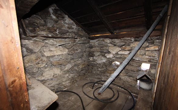 Immobilie in Rueras - Maiensäss-Hütte mit Anbau "Mises Tschamut" - Bild 8