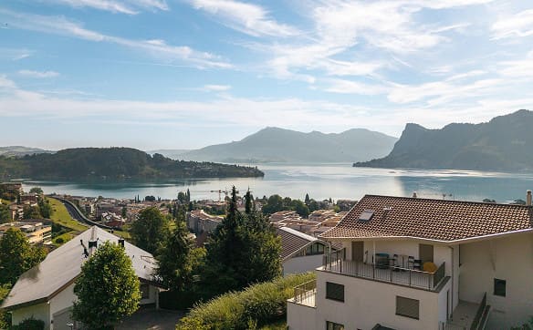 Immobilie in Hergiswil Nw - Dachmaisonette mit unverbaubarer Sicht auf See und Berge - Bild 1