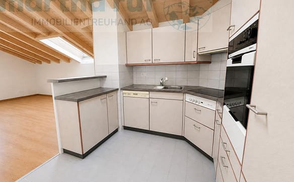 Immobilie in Wilderswil - Grosszügige 3.5-Zimmer-Dachwohnung mit Galerie - Bild 3