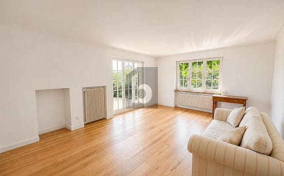 Immobilie in Günsberg - GRÜNE OASE MIT PANORAMABLICK - FRISCH RENOVIERT - Bild 1