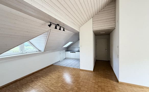 Immobilie in Buttikon Sz - 2.5 Zimmer Dachwohnung in Buttikon SZ - Bild 5