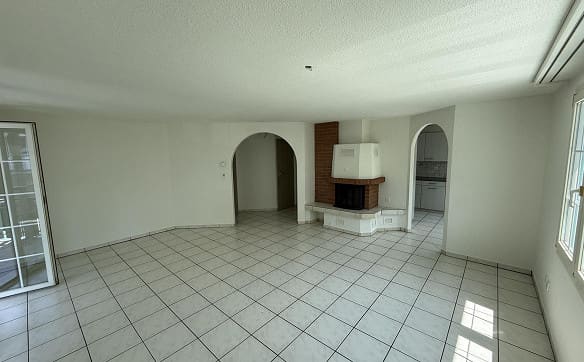 Immobilie in Siebnen - 4.5 Zimmer Wohnung - Ihr neues Renovationsprojekt - Bild 1
