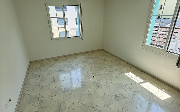 Immobilie in Siebnen - 4.5 Zimmer Wohnung - Ihr neues Renovationsprojekt - Bild 3