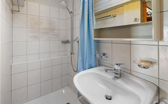 Immobilie in Auslikon - ECKHAUS MIT SEE- UND BERGSICHT SOWIE GROSSZÜGIGEM PLATZANGEBOT - Bild 15