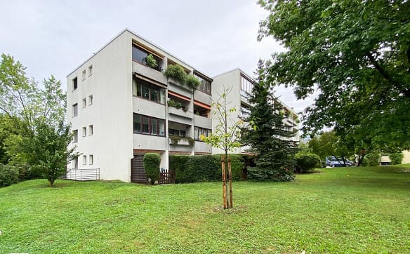 Immobilie in Aesch Bl - Grosszügiges Wohnen auf zwei Ebenen mit zwei Balkonen - Bild 0