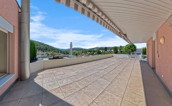 Immobilie in Ennetbaden - Terrassenwohnung mit 101 m² Terrasse und Weitsicht über Baden - Bild 5