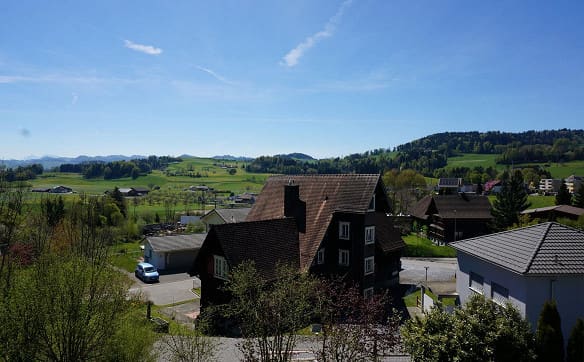Immobilie in Bazenheid - 5.5-Zimmer-Dachwohnung mit Weitsicht, Balkon und Doppel-Tiefgarage - Bild 1