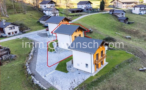 Immobilie in Selma - Neues 5.5-Zimmer-Chalet mit Bergblick in Calanca kaufen - Bild 0