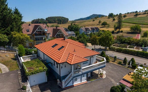 Immobilie in Bennwil - Ferienfeeling im Toskanahaus mit grosszügigem Umschwung und drei Ga... - Bild 1