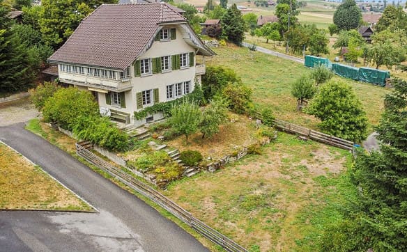 Immobilie in Ursenbach - 5.5-Zimmer-Einfamilienhaus mit grossem Grundstück und viel Potenzial - Bild 0