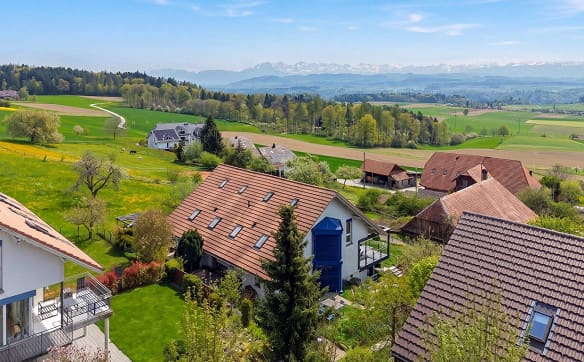 Immobilie in Innerberg - Familienparadies mit Weitsicht, Gartenidylle und Ausbaureserve - Bild 1