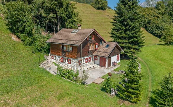 Immobilie in Leuggelbach - 4.5-Zi-Ferienhaus in sonniger Naturlage - Bild 0