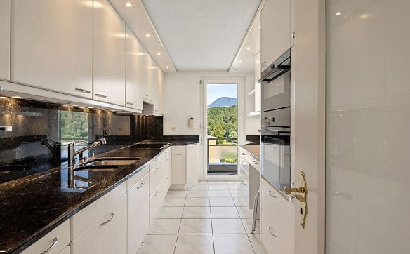 Immobilie in Adligenswil - Terrassenwohnung mit Charme und Potenzial - Bild 2