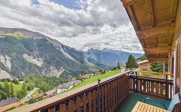 Immobilie in Davos Wiesen - EINMALIGE AUSSICHTSLAGE MIT GROSSEM GRUNDSTÜCK - Bild 1
