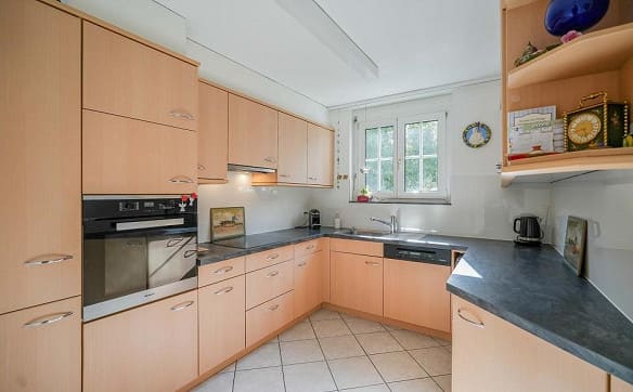 Immobilie in Gipf-oberfrick - Gepflegte 4.5 Zimmer-Wohnung mitten im Dorf - Bild 1