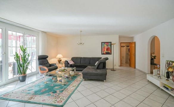 Immobilie in Gipf-oberfrick - Gepflegte 4.5 Zimmer-Wohnung mitten im Dorf - Bild 2