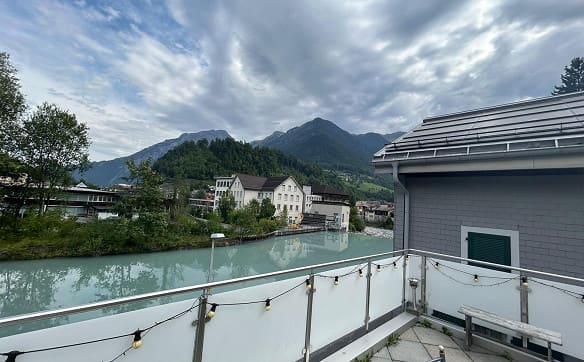 Immobilie in Schwanden Gl - Zuhause mit Aussicht: Finanzierbares Einfamilienhaus im Dorfkern - Bild 0
