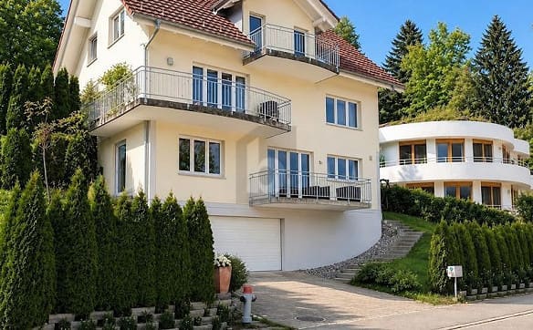Immobilie in Gibswil - PANORAMASICHT MIT VIEL PLATZ UND FLEXIBLER NUTZUNG - Bild 0