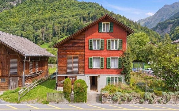 Immobilie in Matt - FREISTEHENDES 4 ZIMMER EINFAMILIENHAUS IN DER GLARNER BERGWELT - Bild 0