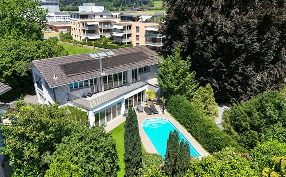 Immobilie in Dagmersellen - Modern. Grosszügig. Einzigartig. 7½-Zimmer-Einfamilienhaus mit Pool - Bild 0