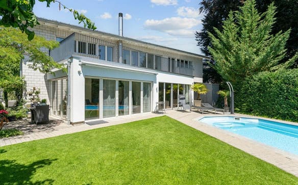 Immobilie in Dagmersellen - Modern. Grosszügig. Einzigartig. 7½-Zimmer-Einfamilienhaus mit Pool - Bild 2