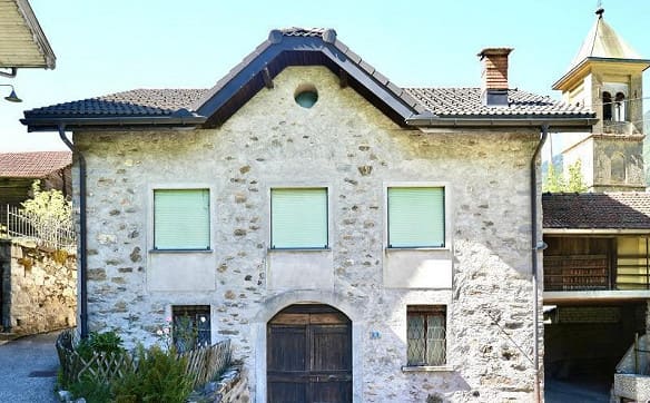 Immobilie in Ambrì - grosses 3-Zimmer Tessiner Dorfhaus mit Garten   |   grande casa tic... - Bild 0