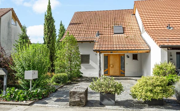Immobilie in Zuzgen - Ruhig gelegen, weit oben: Einfamilienhaus mit Panoramablick - Bild 12
