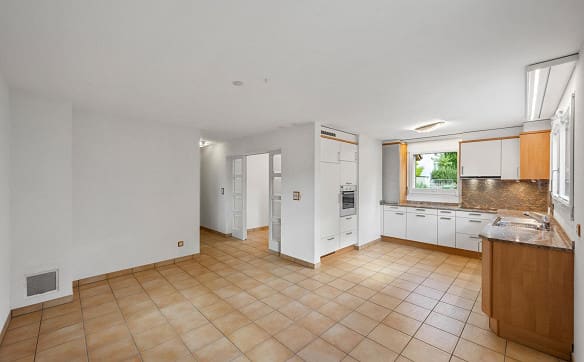 Immobilie in Zuzgen - Ruhig gelegen, weit oben: Einfamilienhaus mit Panoramablick - Bild 4