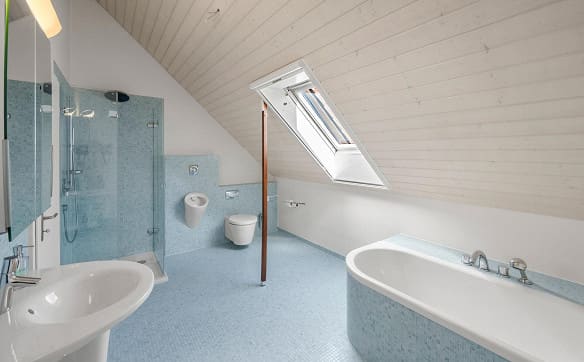 Immobilie in Zuzgen - Ruhig gelegen, weit oben: Einfamilienhaus mit Panoramablick - Bild 5