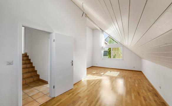 Immobilie in Zuzgen - Ruhig gelegen, weit oben: Einfamilienhaus mit Panoramablick - Bild 7