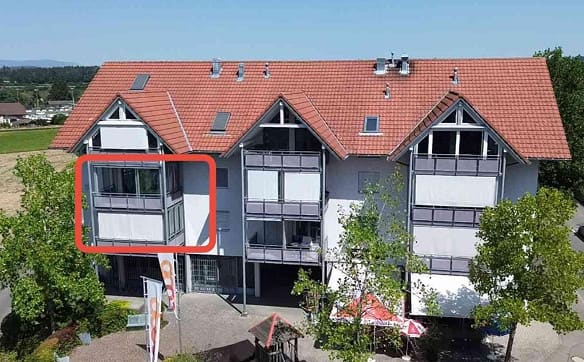 Immobilie in Schüpfen - Helle 4.5 Zimmerwohnung mit diversen Einkaufsmöglichkeiten im Haus. - Bild 0