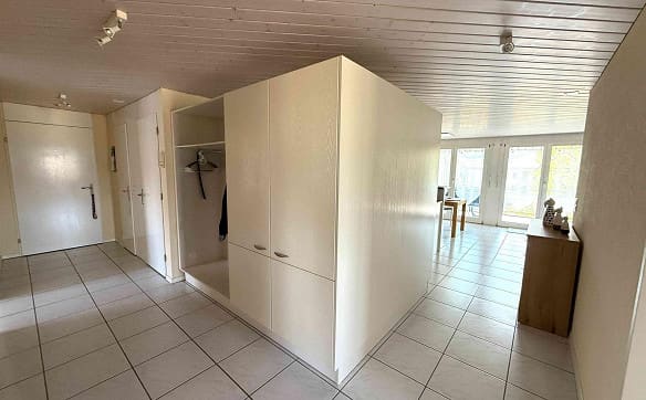 Immobilie in Schüpfen - Helle 4.5 Zimmerwohnung mit diversen Einkaufsmöglichkeiten im Haus. - Bild 1
