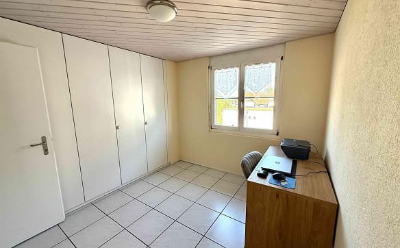 Immobilie in Schüpfen - Helle 4.5 Zimmerwohnung mit diversen Einkaufsmöglichkeiten im Haus. - Bild 8
