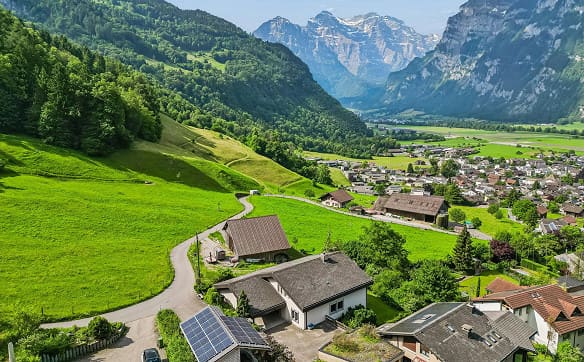 Immobilie in Mollis - Grosszügiges 6-Zimmer-Einfamilienhaus in Mollis - Bild 1