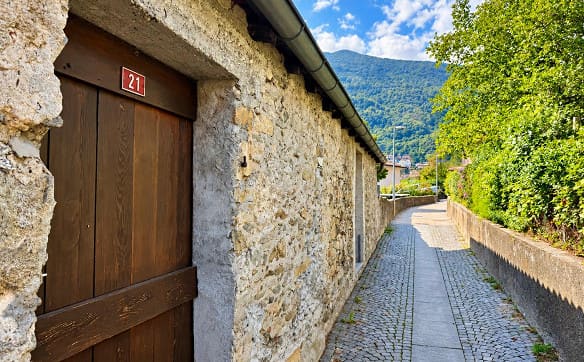 Immobilie in Taverne - Rustikales 4-Zimmer-Haus zum Ausbauen / casa rustica da riattare - Bild 7