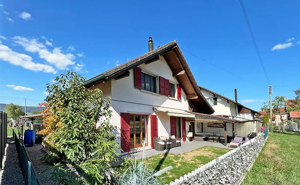 Immobilie in Wahlen B. Laufen - Freistehendes 5-Zimmer-Einfamilienhaus – viel Platz und freie Sicht  - Bild 0