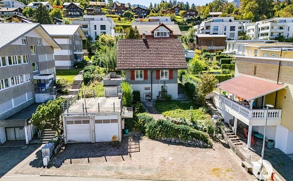 Immobilie in Einigen - Einfamilienhaus mit zahlreichen (Aus)baumöglichkeiten - Bild 1
