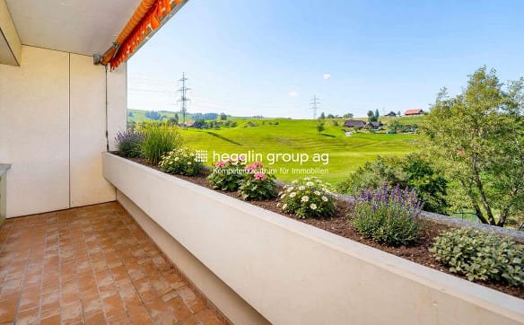 Immobilie in Menzingen - Wohnen & entspannen – Zuhause mit eigener Wellnessoase - Bild 1