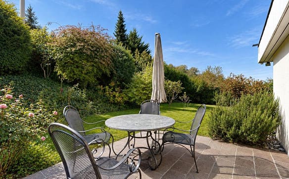 Immobilie in Riehen - Geräumiges EFH an begehrter Lage mit Gartenidylle (im Baurecht) - Bild 3