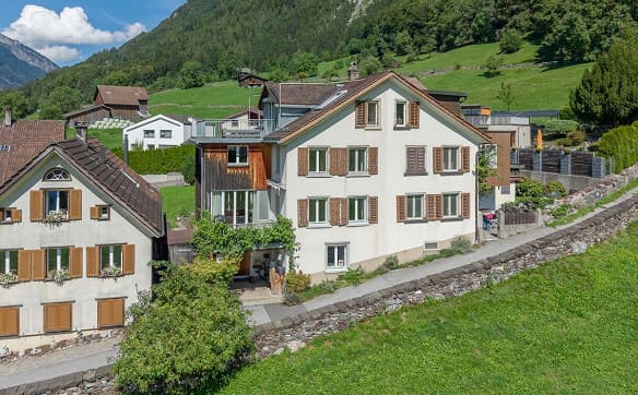 Immobilie in Ennenda - 5.5-Zi-DEFH an sonnenverwöhnter Wohnlage - Bild 0
